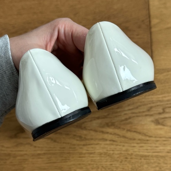 Ferragamo Varina Patent Leather Ballet Flats - Size 9 - EUC+ - Black & White - Picture 13 of 14